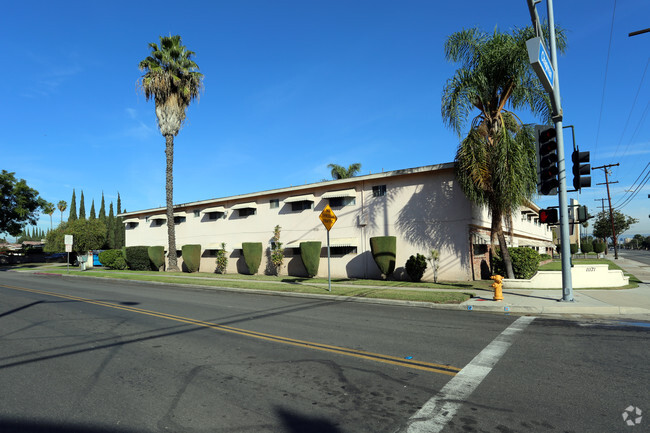Building Photo - 11171 Chapman Ave