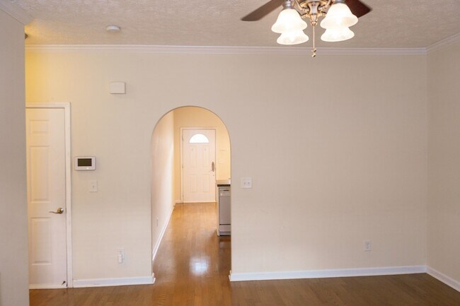 Foto del edificio - 614 Spence Enclave Way