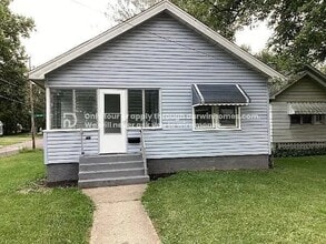 Building Photo - 2216 N Linsley Ct