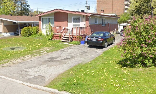Building Photo - 1039 Connery Av