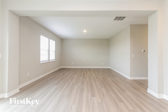 Building Photo - 2404 S Carlota Drive