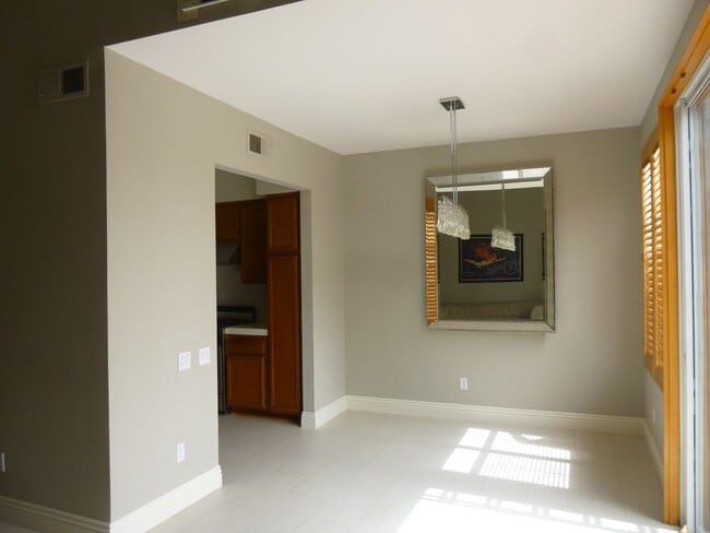 Foto del edificio - 13252 Tiverton Rd