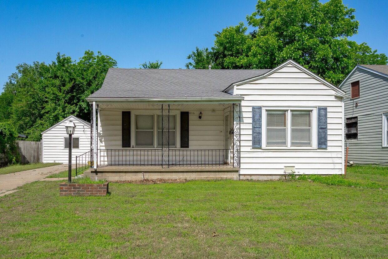 Foto principal - 806 S Blakeley St