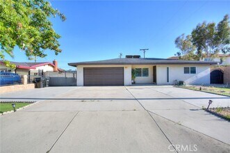 Building Photo - 13011 Pinon St