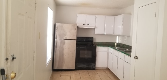 Photo - 4222 Woodmanor Dr (San Antonio, TX) Apartment