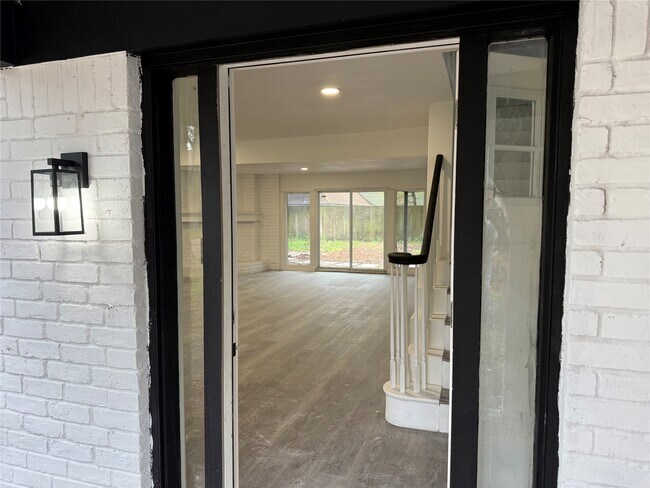 Building Photo - 1111 Caspian Ln