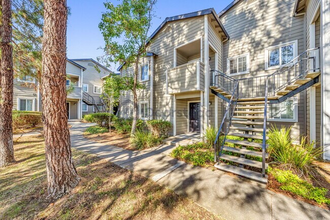 Foto del edificio - 630 Canyon Oaks Dr