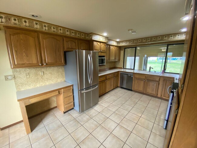 Building Photo - Spacious Buckley Home by Maris Farms