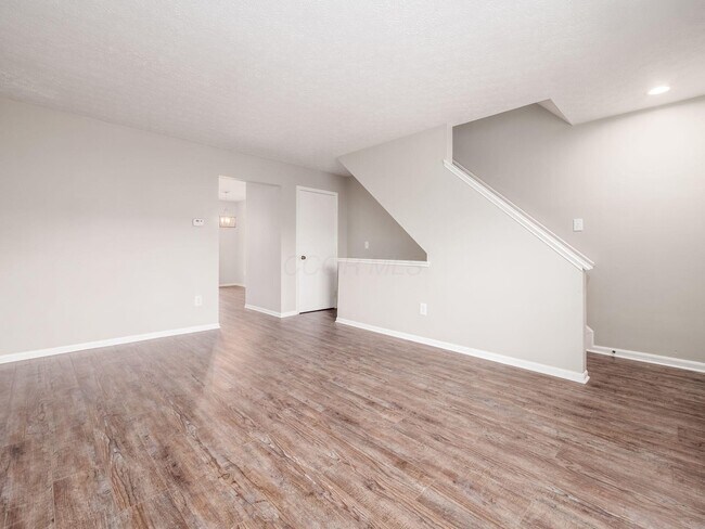 Building Photo - 7754 Deercrest Ct