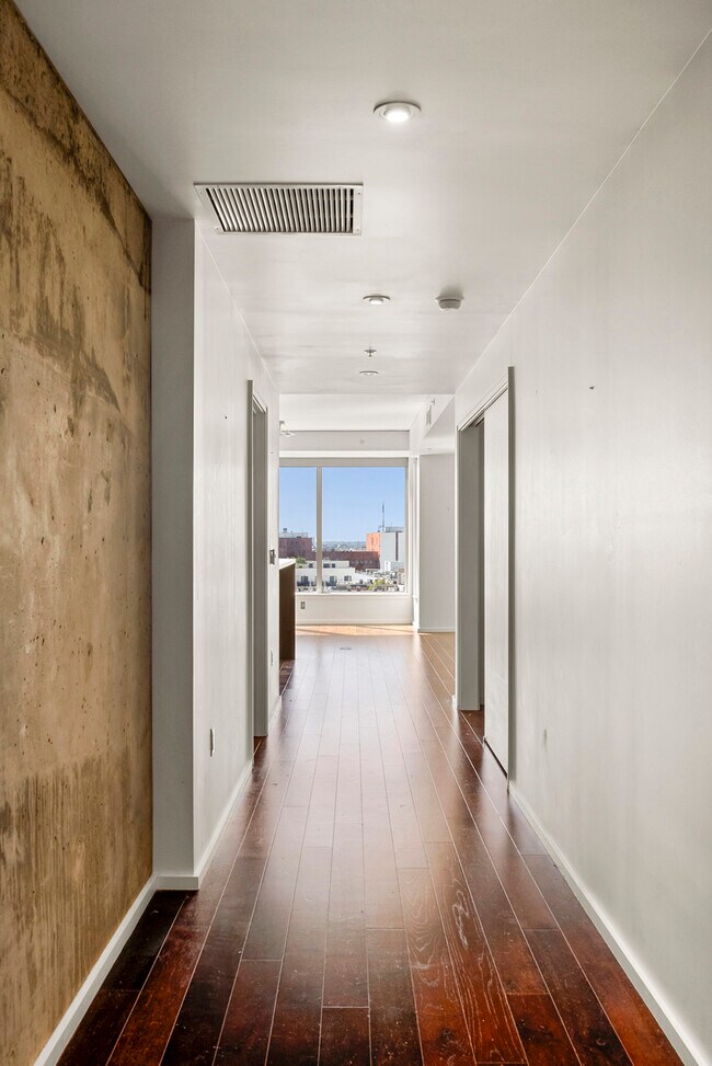 Foto del edificio - 1155 S Grand Ave