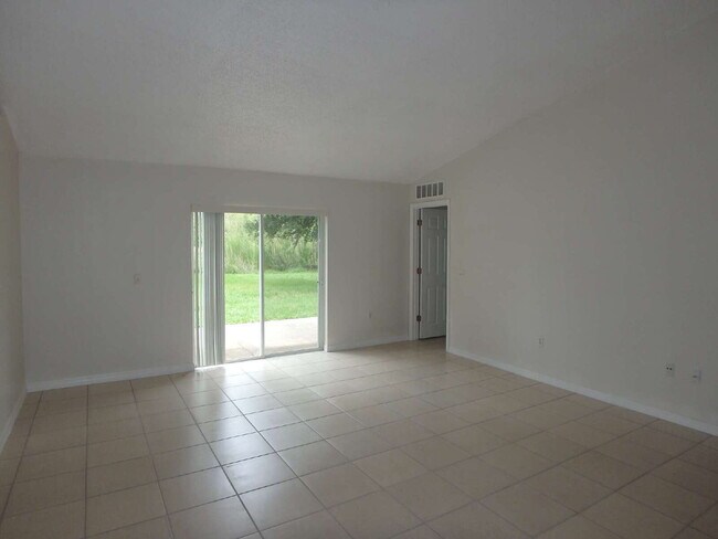 Building Photo - Matanzas Woods