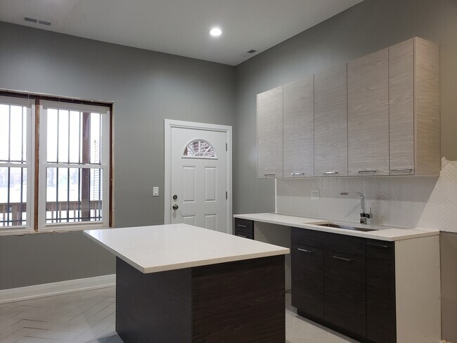 Foto del edificio - 2716 W Division St
