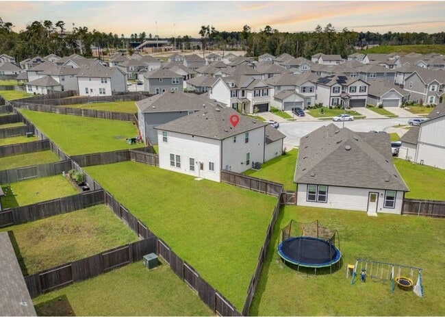 Foto del edificio - 23543 Powmill St