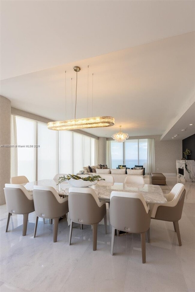 Foto del edificio - 17975 Collins Ave