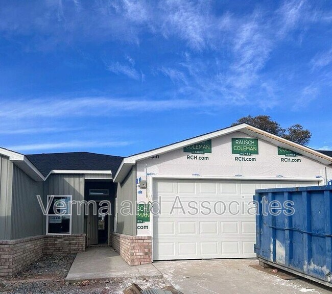 Building Photo - 308 NW 67th Ave