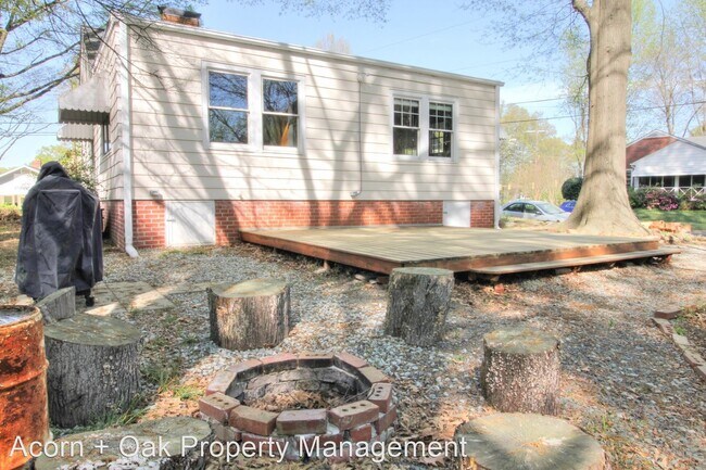 Building Photo - 2 br, 1 bath House - 606 E. Markham Ave.