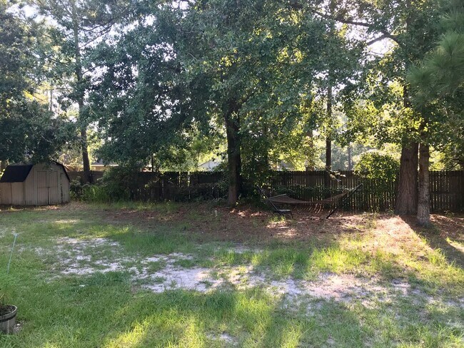 Foto del edificio - 999 Ridgeland Dr