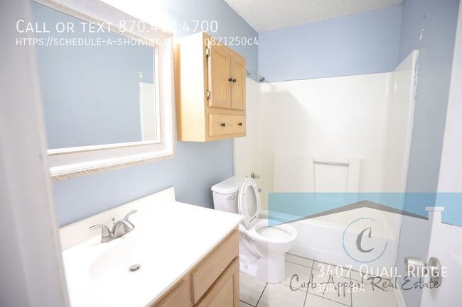 Building Photo - 3 bed / 2 bath home with fireplace - Valle...