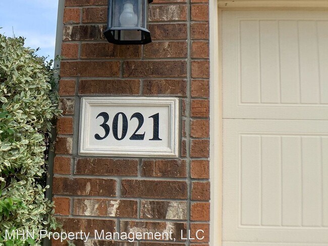 Building Photo - 4 br, 2.5 bath House - 3021 Turquoise