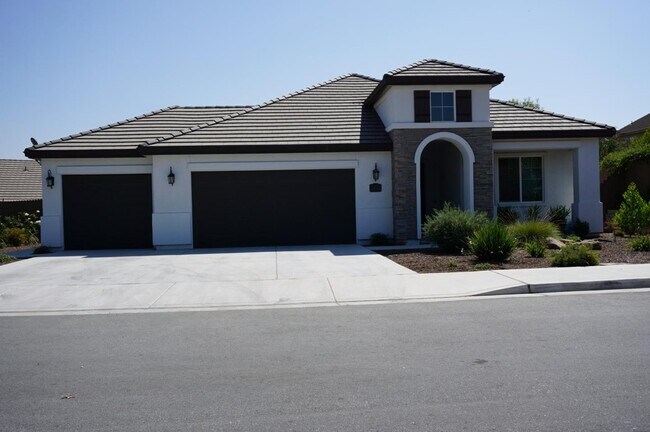 Building Photo - 125 Los Altos Dr