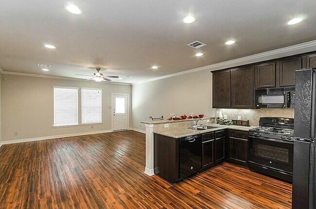 Foto del edificio - 295 Woodland Hills Dr