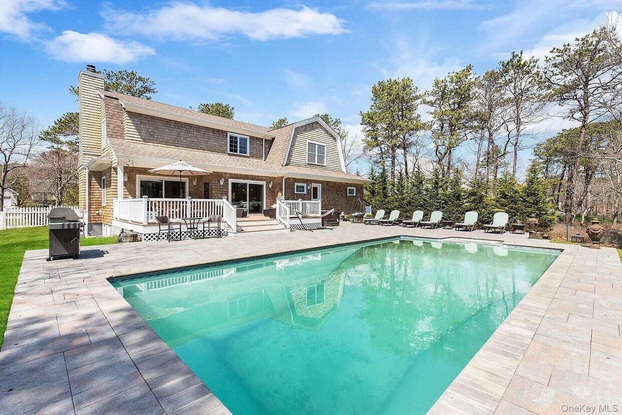 Foto del edificio - 27 Jeffrey Ln