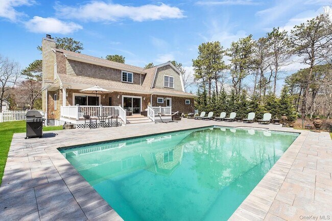 Foto del edificio - 27 Jeffrey Ln