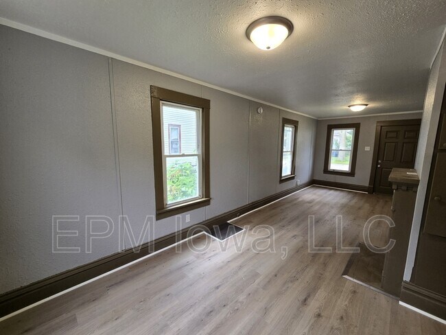Building Photo - 716 Fowler St