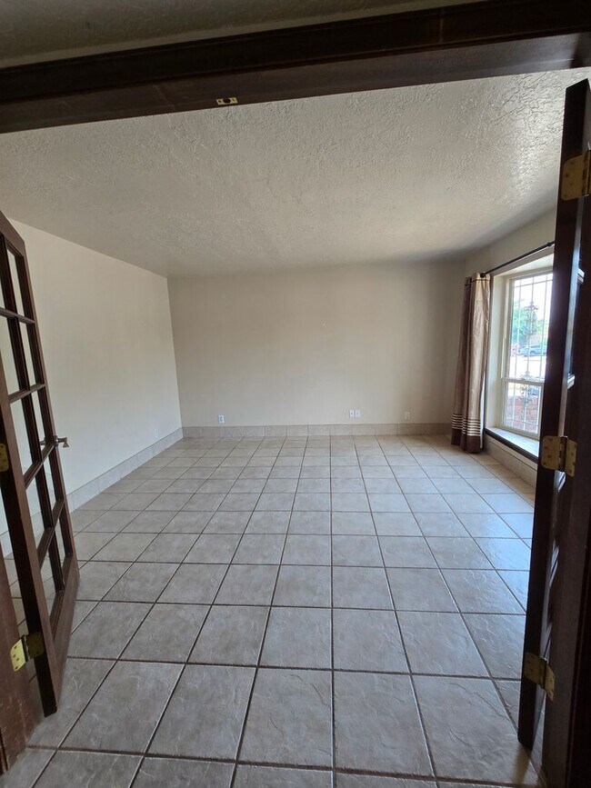Foto del edificio - Beautiful 4BR+office home in Academy Hills...