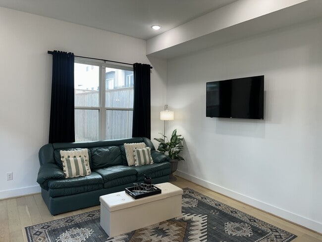 Building Photo - 1711 Ruth St