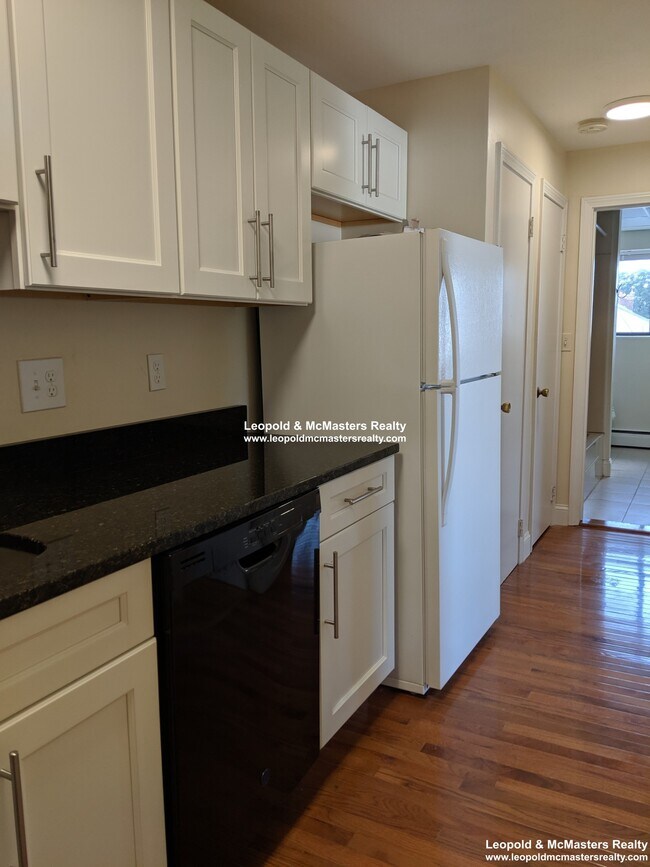 Building Photo - 80 Litchfield St
