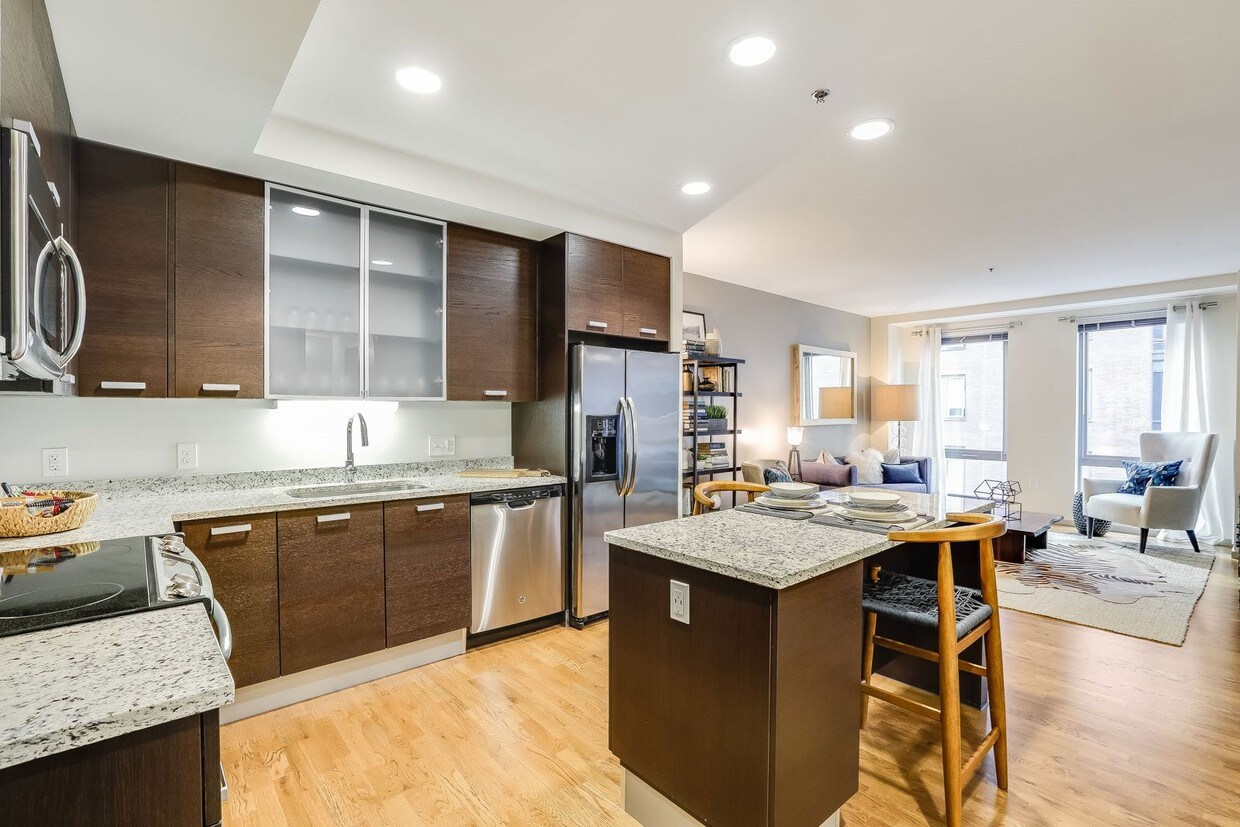 Foto principal - 120 N Beverly St