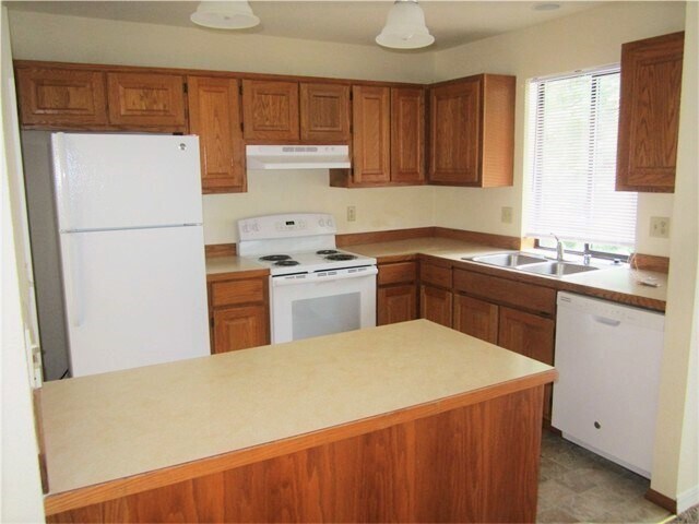Building Photo - Home in Poulsbo!