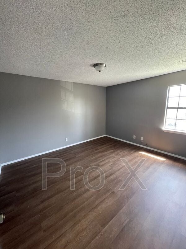 Building Photo - 1021 S St Louis Ave
