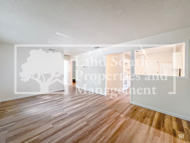 Foto del edificio - 124 Rosalynn Cir