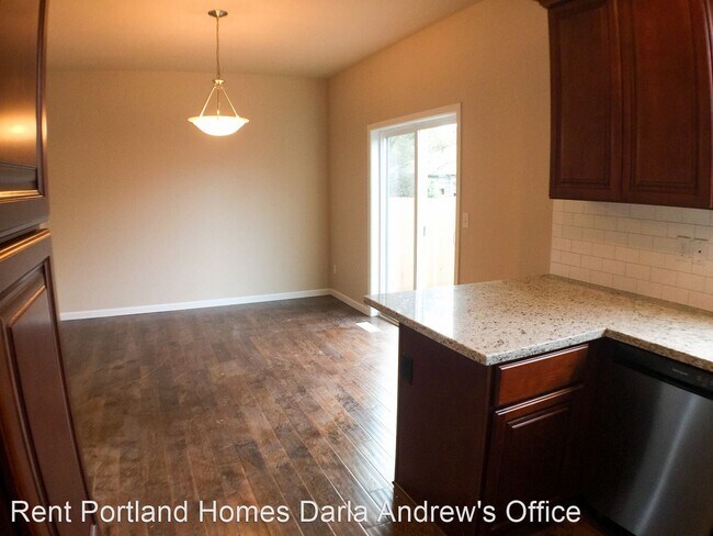 Building Photo - 3 br, 2.5 bath House - 9230 SE Caruthers S...