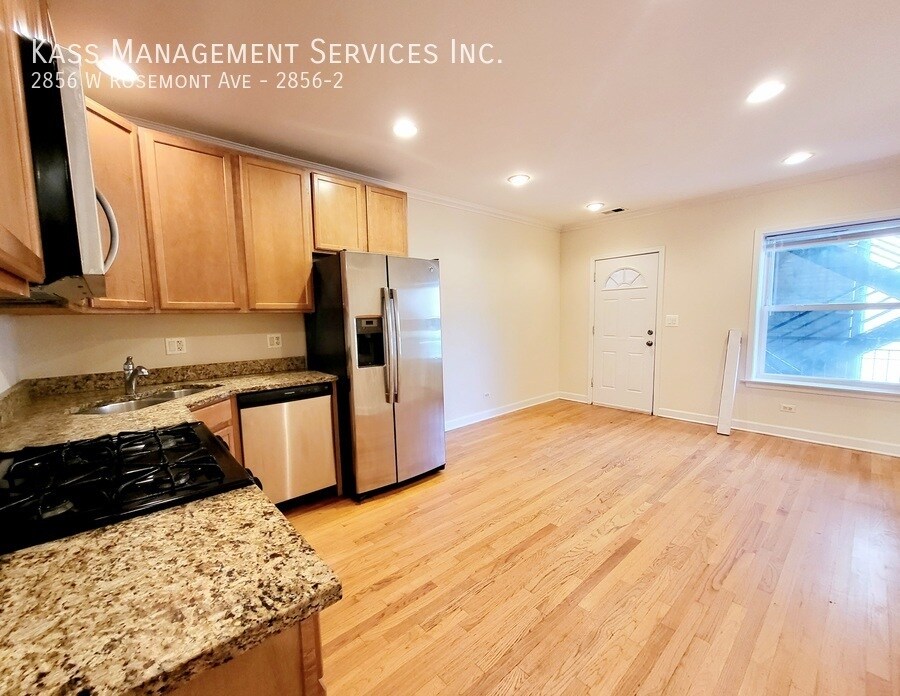 Foto principal - 2856 W Rosemont Ave