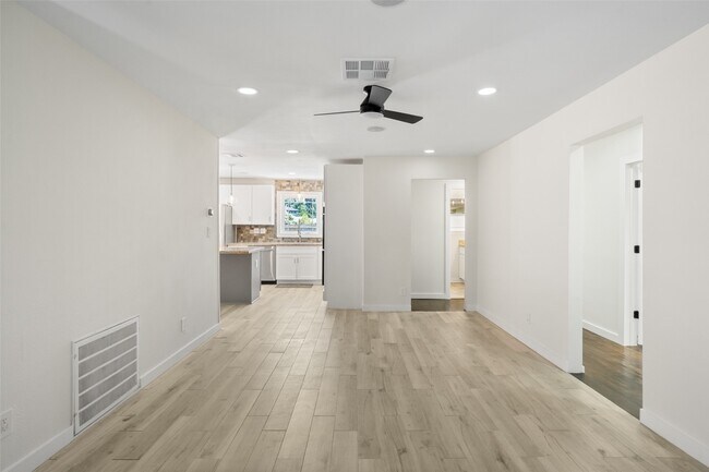 Building Photo - 4254 T C Jester Blvd