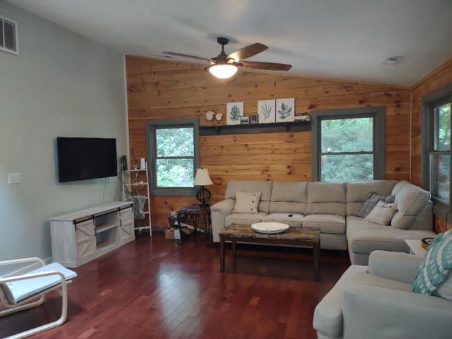 Foto del edificio - 4035 Bald Creek Rd