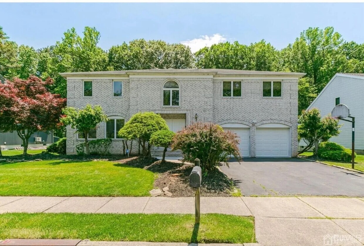 11 Gallo Way, Edison, NJ 08820 House Rental in Edison, NJ