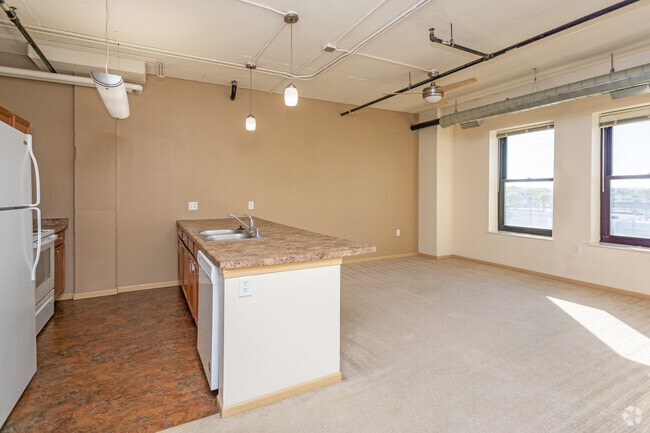 2BR, 1BA - Grand River Station