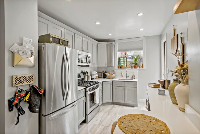 Building Photo - 1225 Tree St