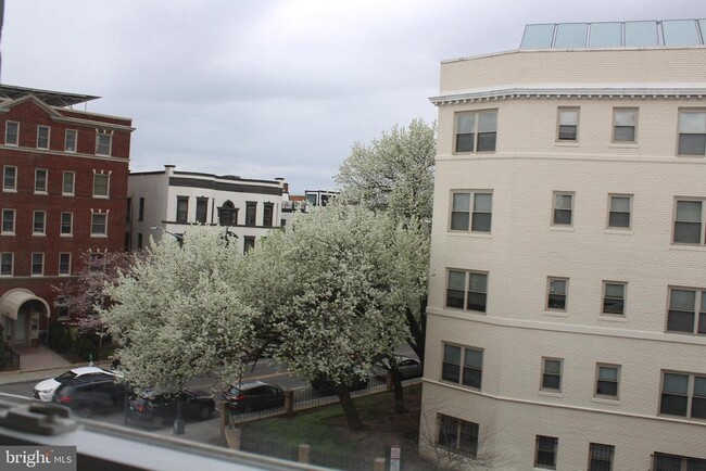 Building Photo - 1204 Monroe St NW