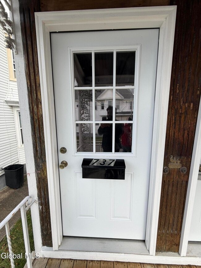 Building Photo - 737 Mason St