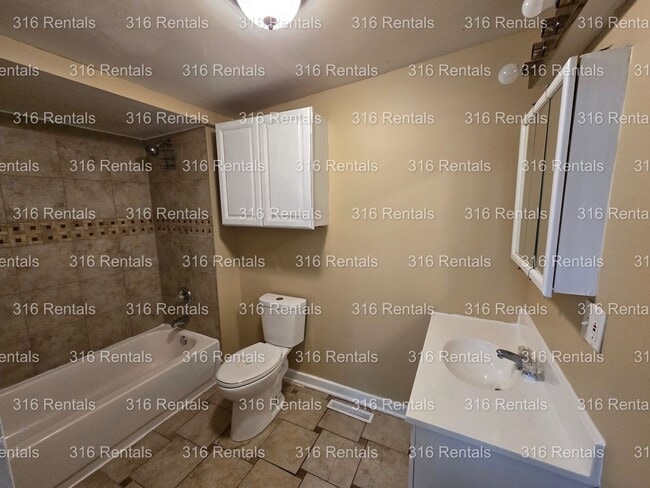 Building Photo - $795 - 2 bed 1 bath - Single Family Home