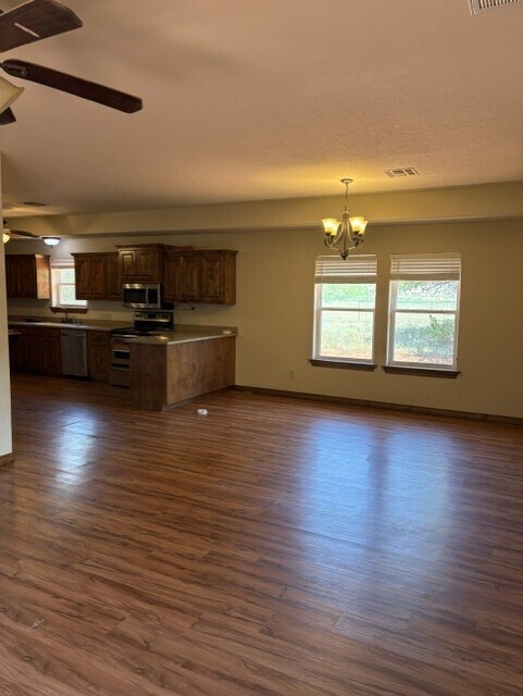 Foto del edificio - 11152 Thompson Ln