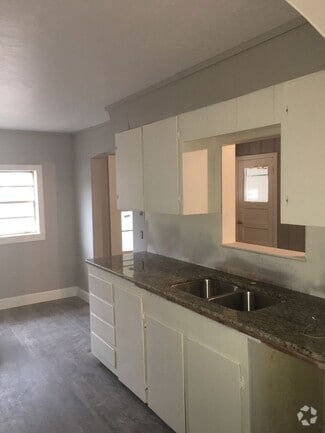 Building Photo - 815 Carlisle Dr