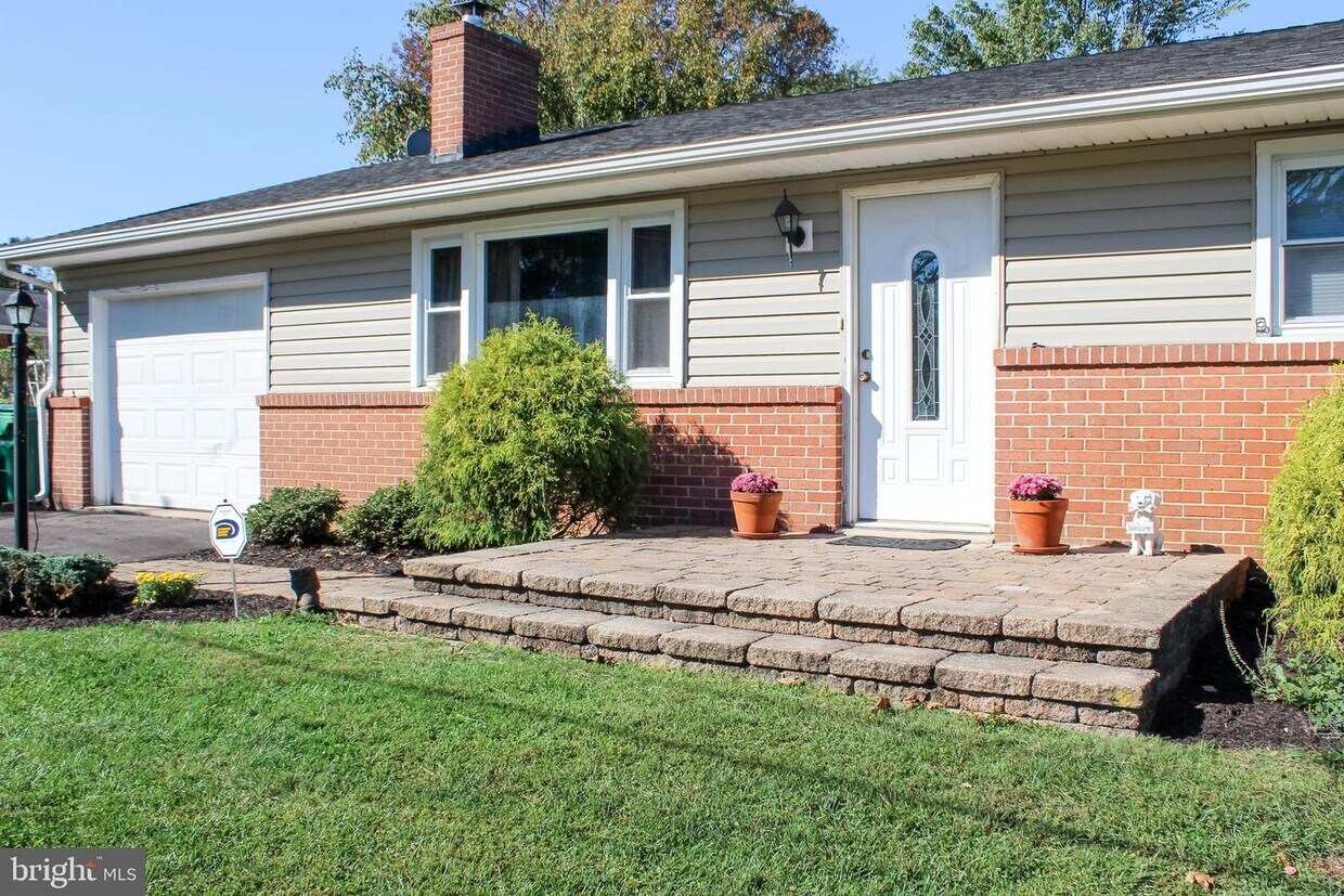 1043 Laurich Dr, Chambersburg, PA 17202 House Rental in Chambersburg