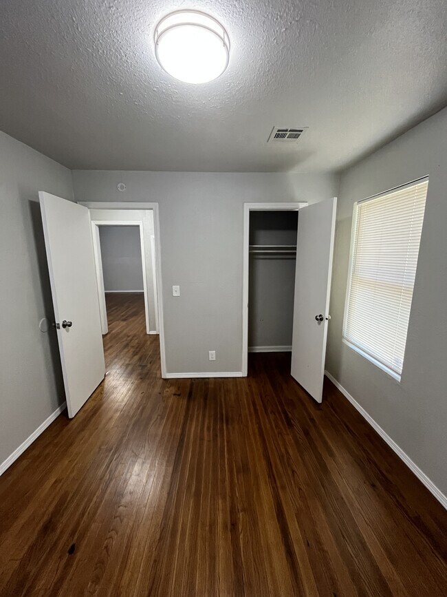 Foto del edificio - 6405 SE 15th St