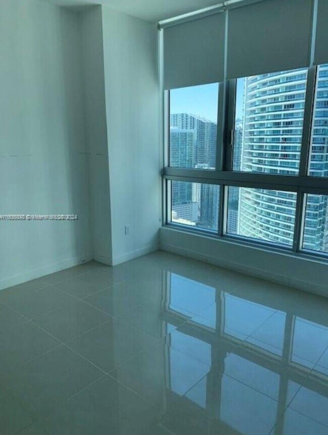 Building Photo - 300 S Biscayne Blvd